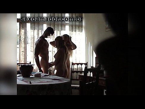 ❤️ Sexvenner inviterer en gigantisk mann og en trekant med seg ❌ Porno ved no.pornado-co.ru ❌