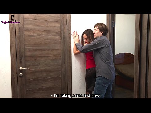 ❤️ Sexy eiendomsmegler rykker sensuelt hennes fitte og knuller mens hun selger leiligheten hennes - Krempai ❌ Porno ved no.pornado-co.ru ❌